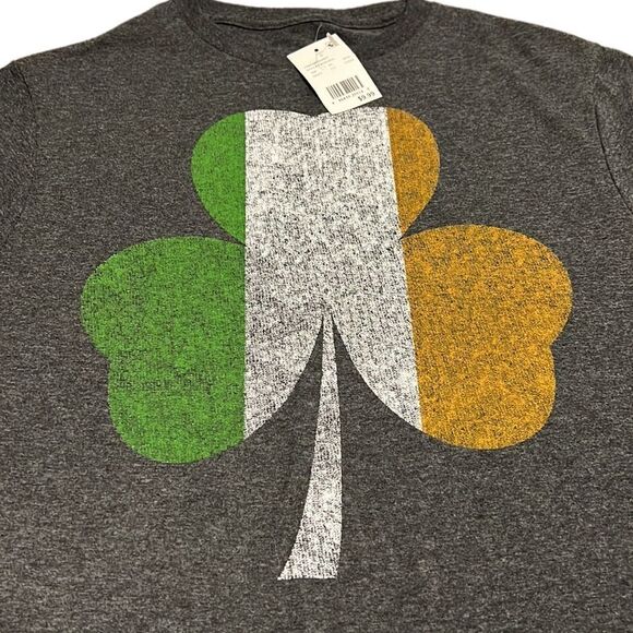 Irish T-Shirt Woman's Small 3 Leaf Clover Ireland Gray Short Sleeve NEW - Picture 2 of 6
